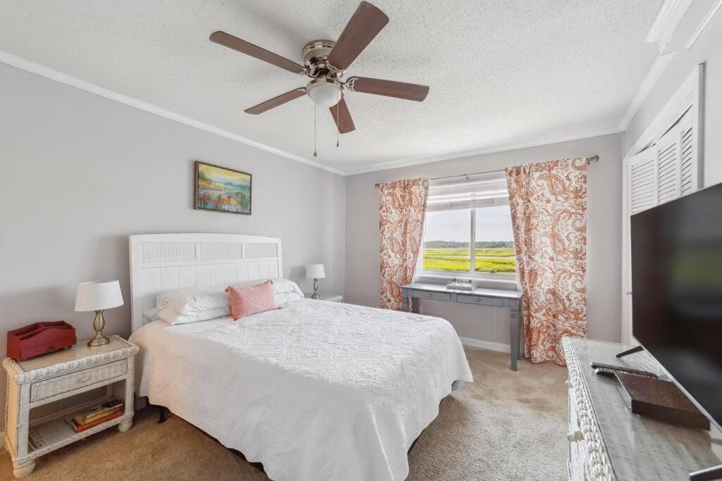 Right Across Beach Pool View Private Balcony By Zen Living Short Term Rental Myrtle Beach Exterior photo