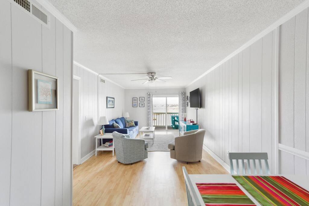 Right Across Beach Pool View Private Balcony By Zen Living Short Term Rental Myrtle Beach Exterior photo